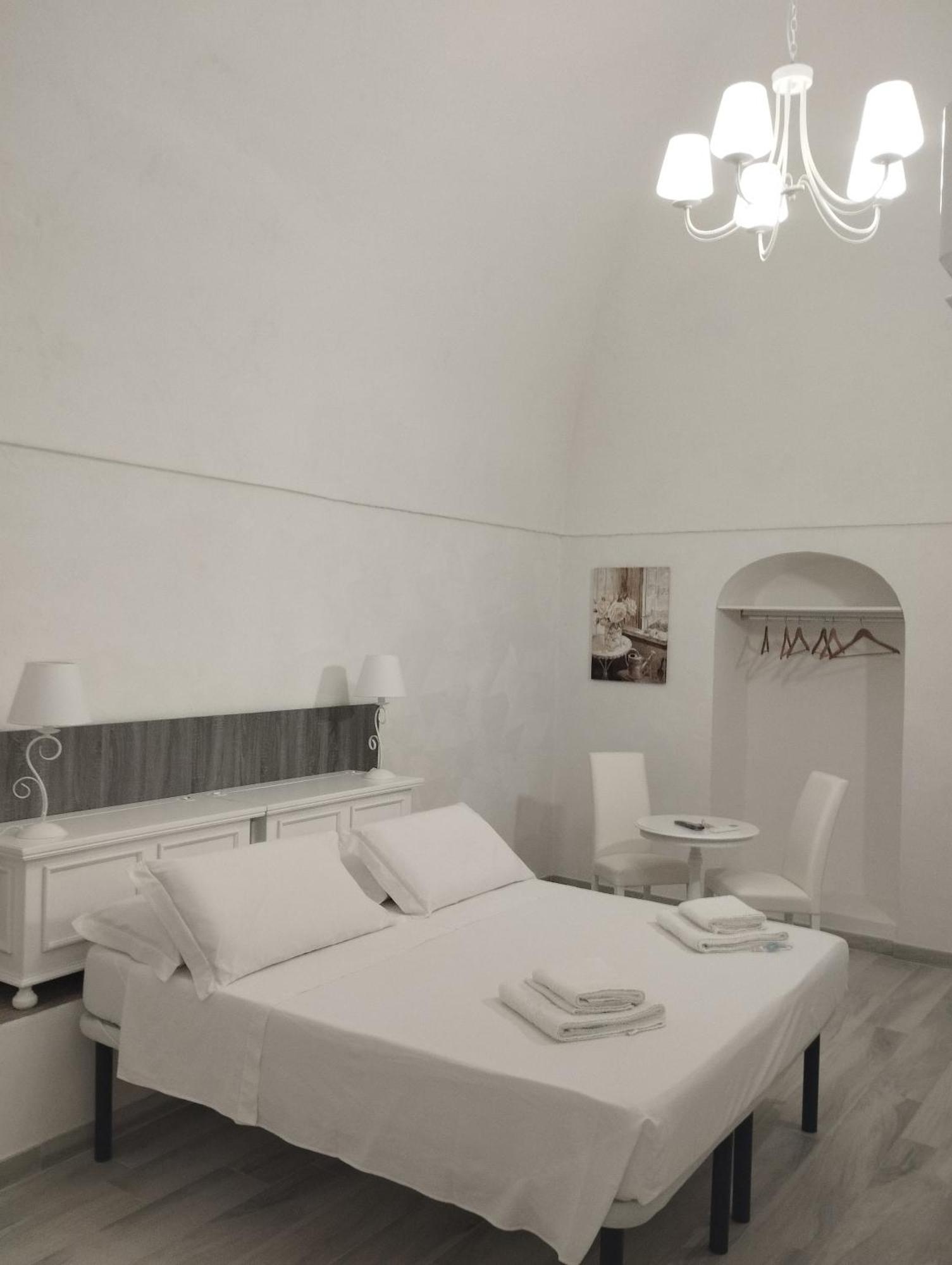 La Maison Piazza Del Popolo Манфредония Екстериор снимка